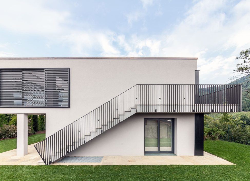 villa con infissi alluminio